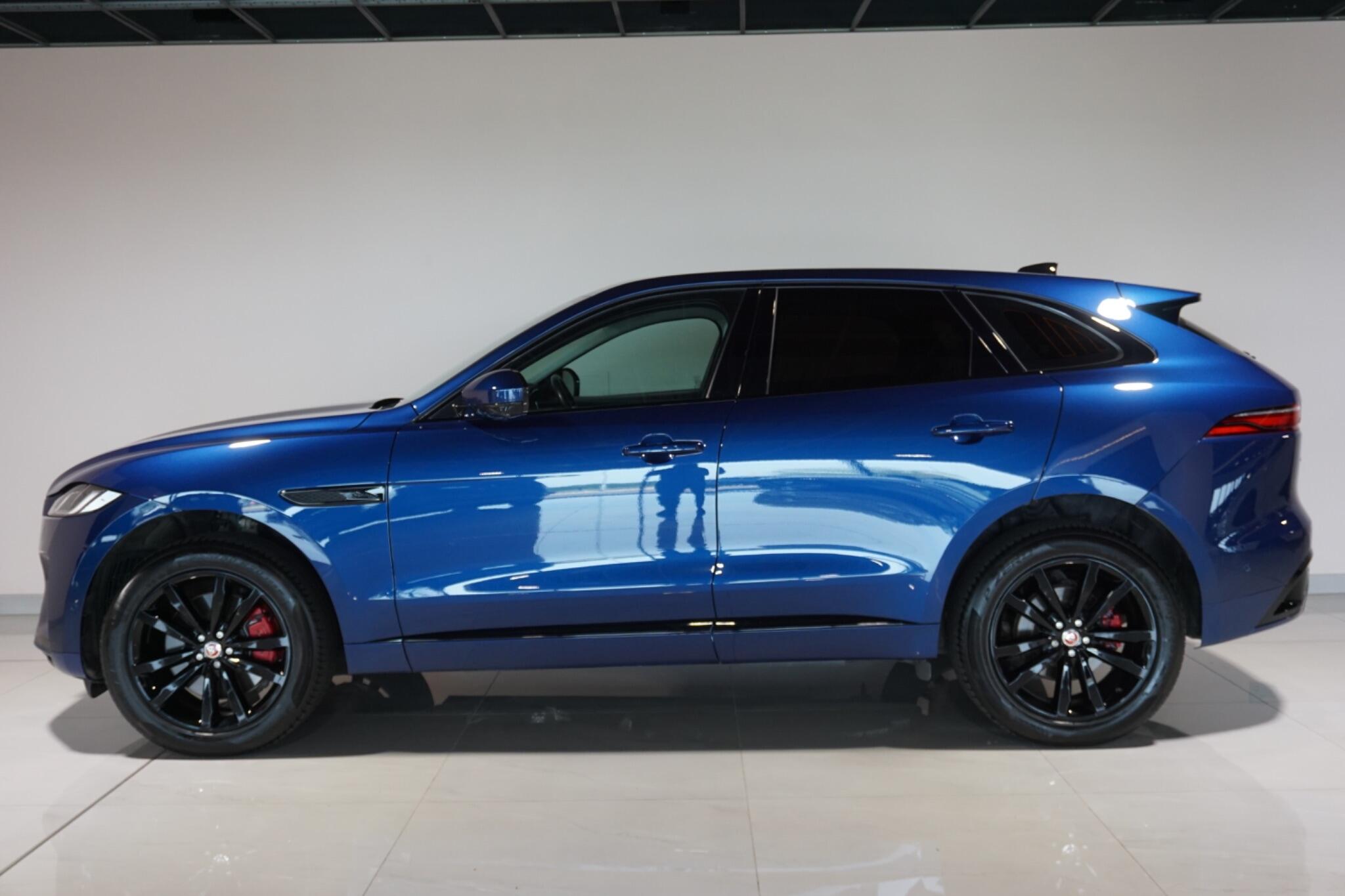 Jaguar F-PACE 3.0 D300 MHEV R-Dynamic SE SUV 5dr Diesel Auto AWD Euro 6 (s/s) (300 ps)